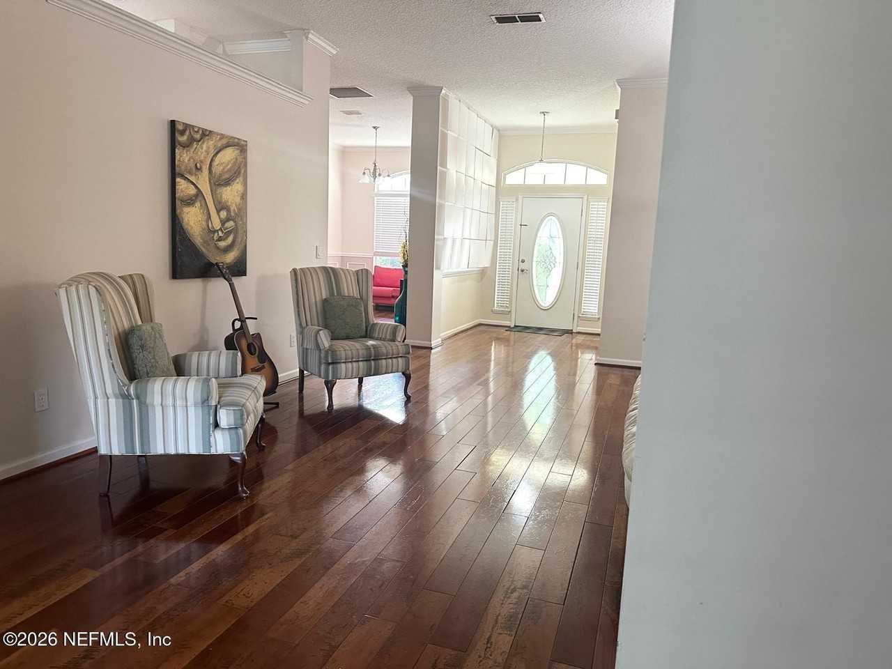 1932 Lyndhurst Dr - Photo 3 of 36
