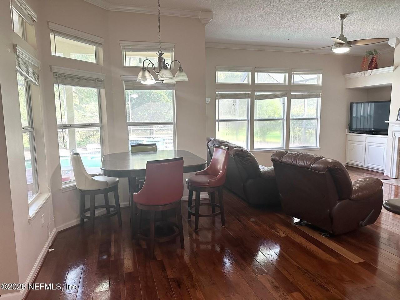 1932 Lyndhurst Dr - Photo 6 of 36