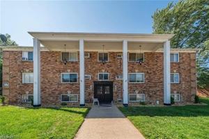 featured image of 640 S Shore Ct