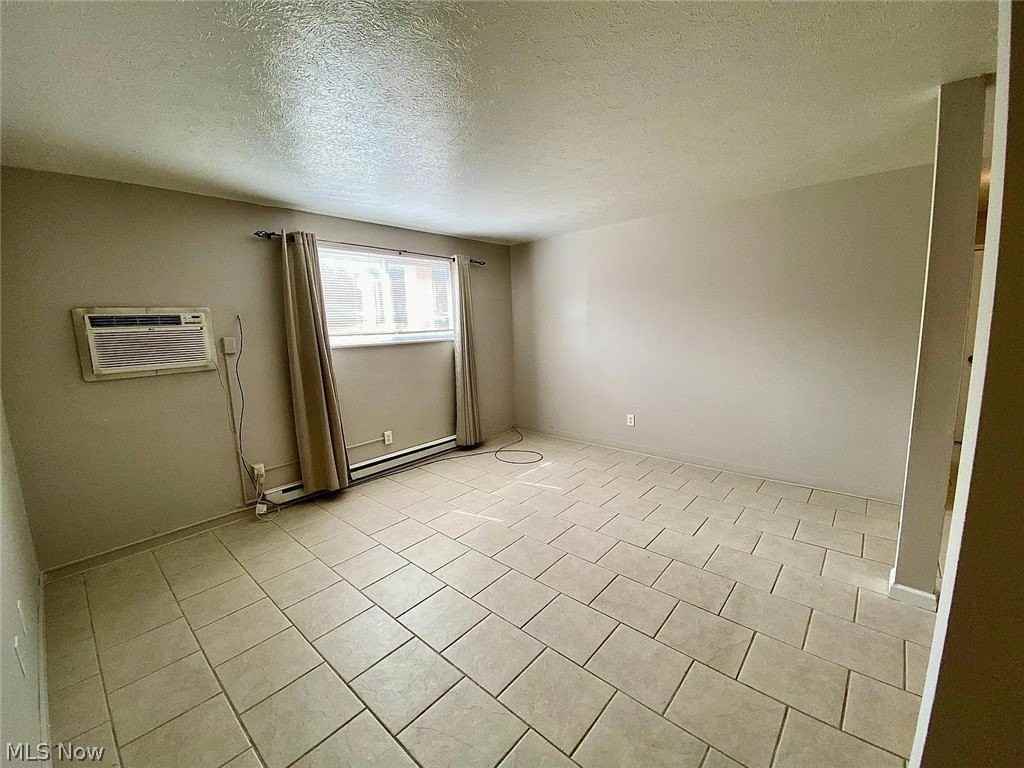 640 S Shore Ct - Photo 3 of 16