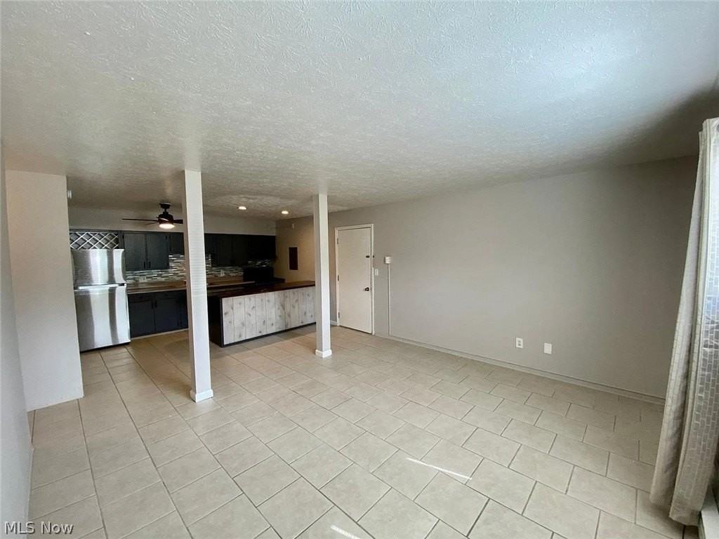640 S Shore Ct - Photo 4 of 16
