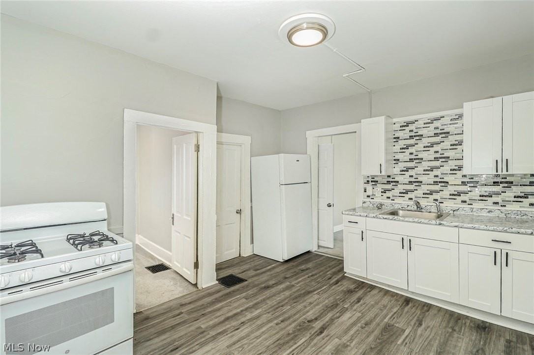 3118 W 30th St - Photo 7 of 12