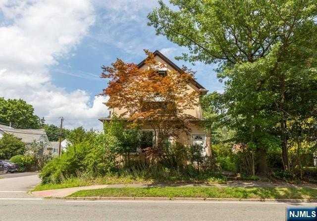 18 Hardenburgh Ave #1stFLO - Photo 2 of 17