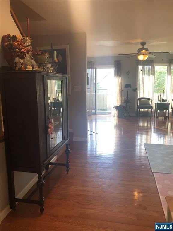 82 Meadowview Ct - Photo 5 of 16
