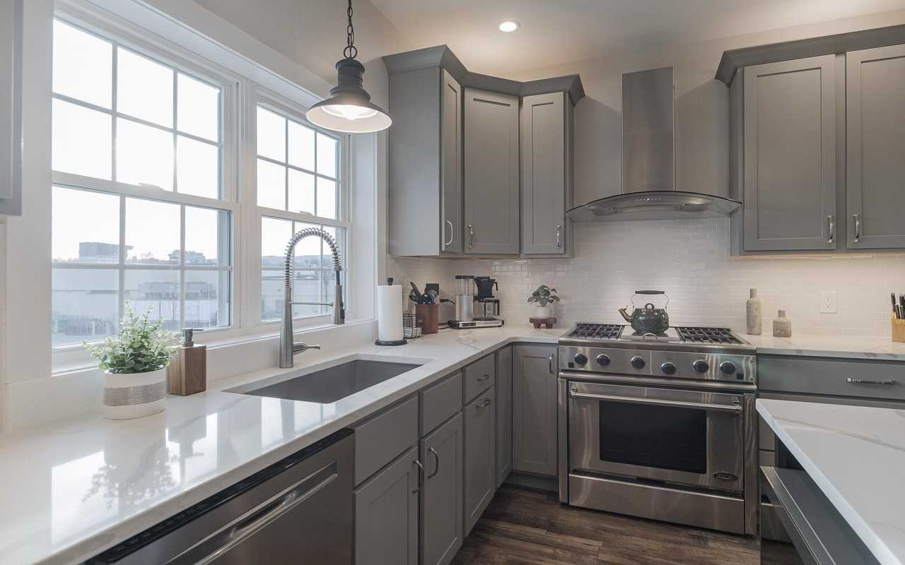 60 Dearborn Cir - Photo 6 of 14