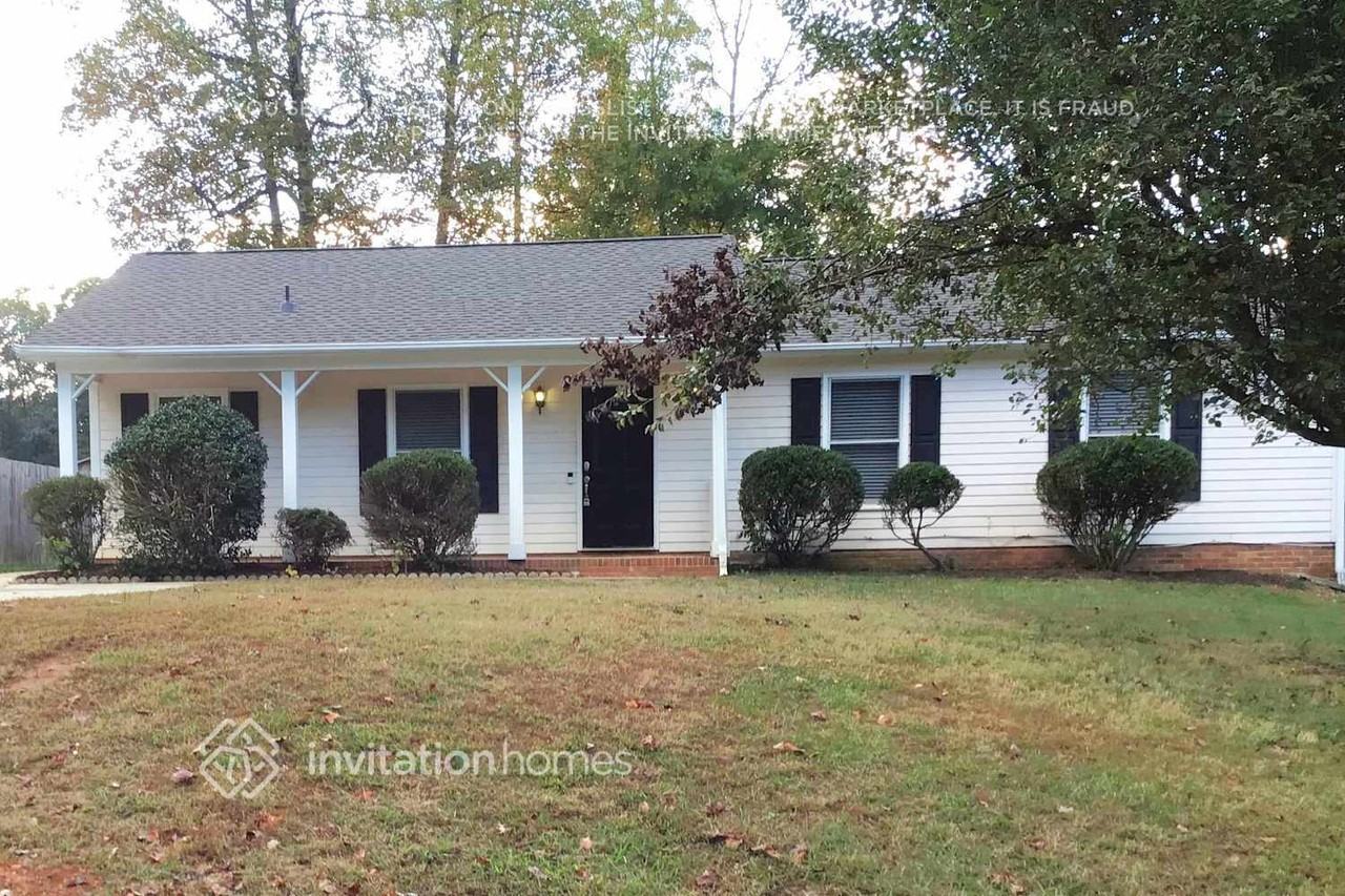 5937 Loch Arbor Ln - Photo 2 of 5