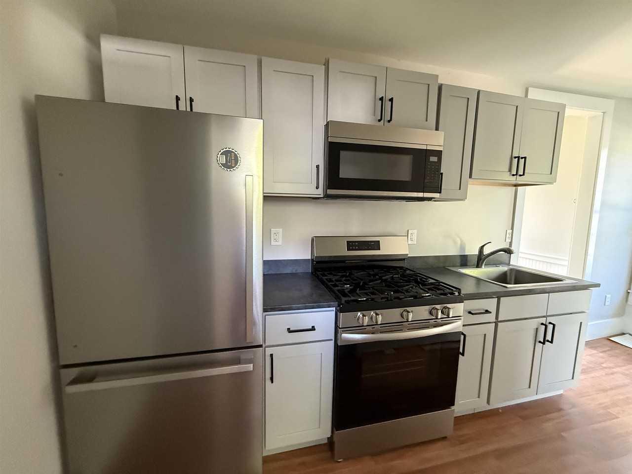 52 Lincoln St #C - Photo 3 of 9