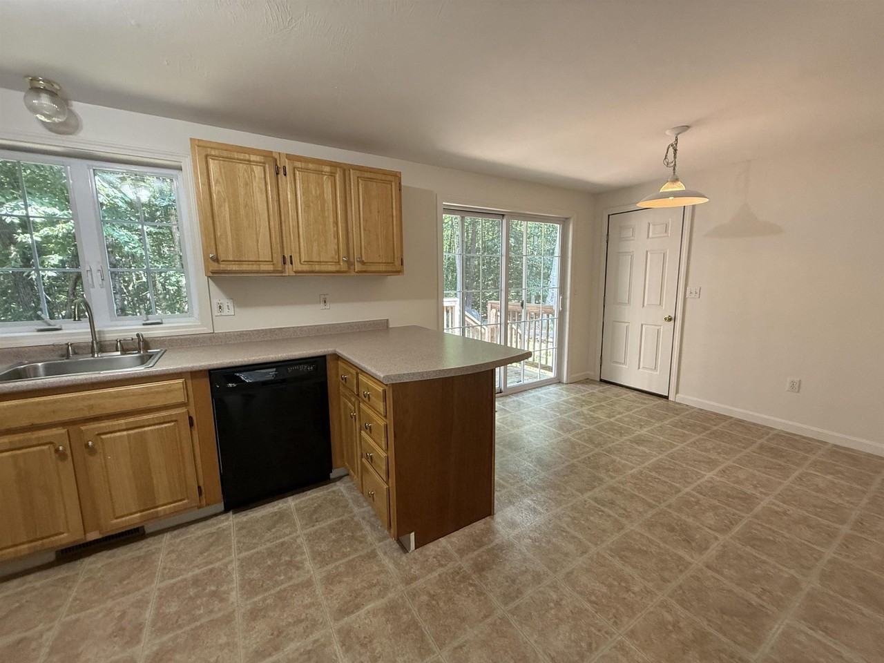 144 Main St #3 - Photo 5 of 25