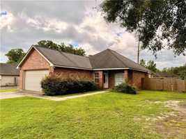 featured image of 13284 Magnolia Xing