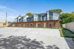 featured image of 515 S First St #8