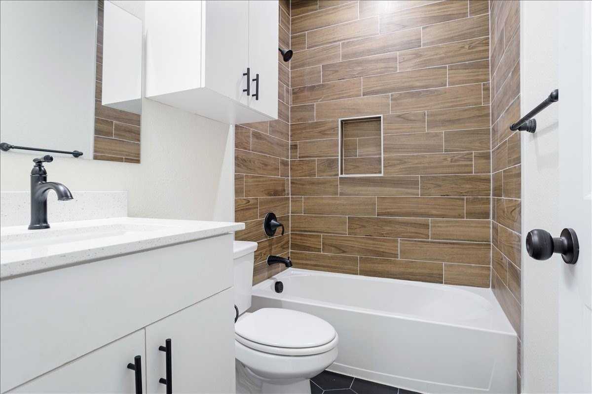 515 S First St #8 - Photo 4 of 7