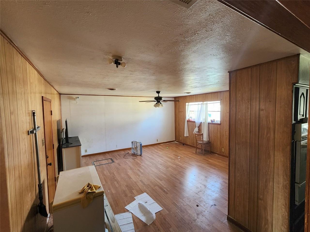 8715 Fairhaven Ln - Photo 3 of 14