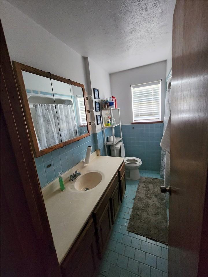 8715 Fairhaven Ln - Photo 5 of 14