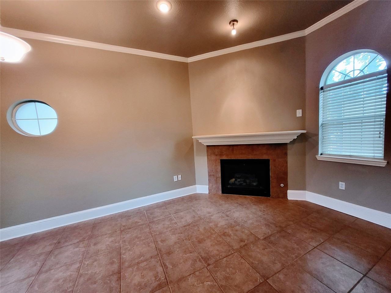 1819 N Fitzhugh Ave #C - Photo 6 of 18