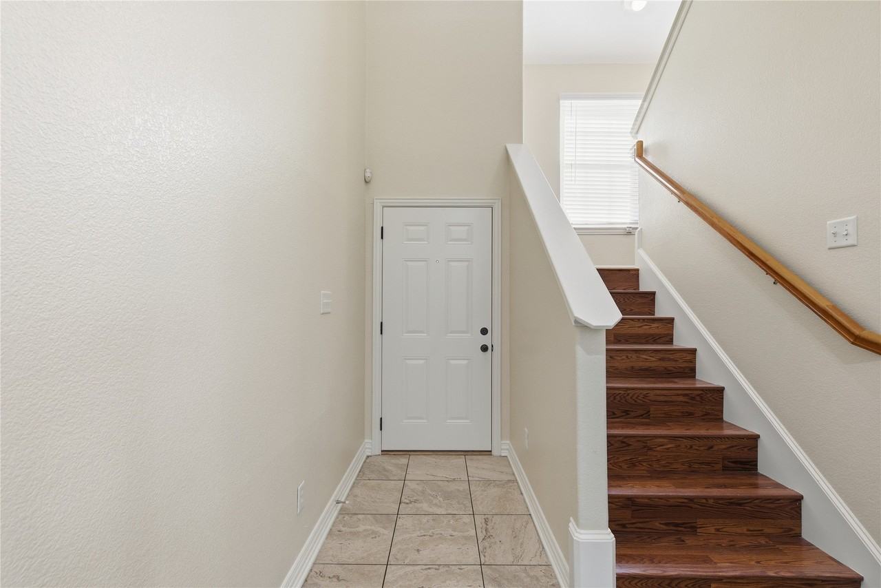 609 E Mcgee St #609 - Photo 5 of 22