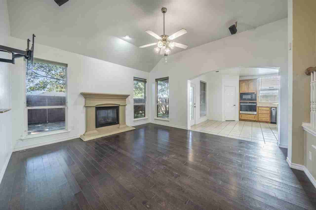 7042 Hedgebrook Dr - Photo 7 of 40