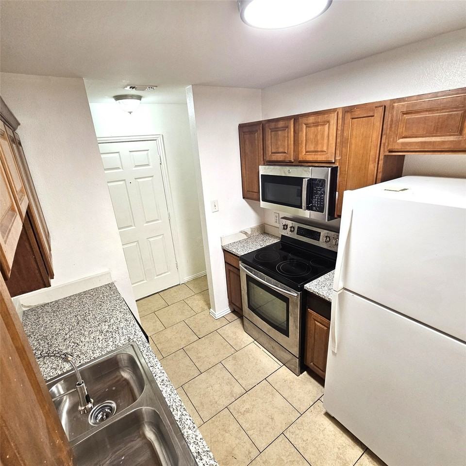 1810 Wiseman Ave - Photo 4 of 20