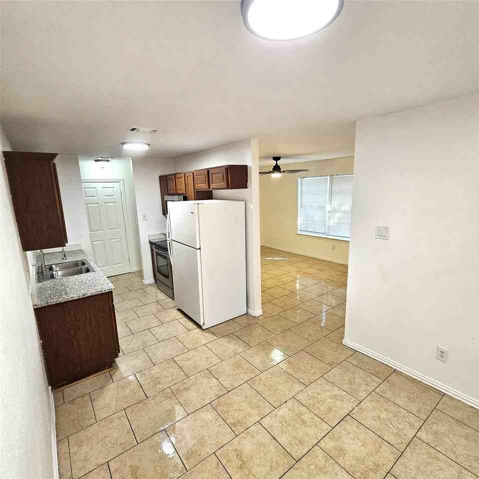 1810 Wiseman Ave - Photo 5 of 20