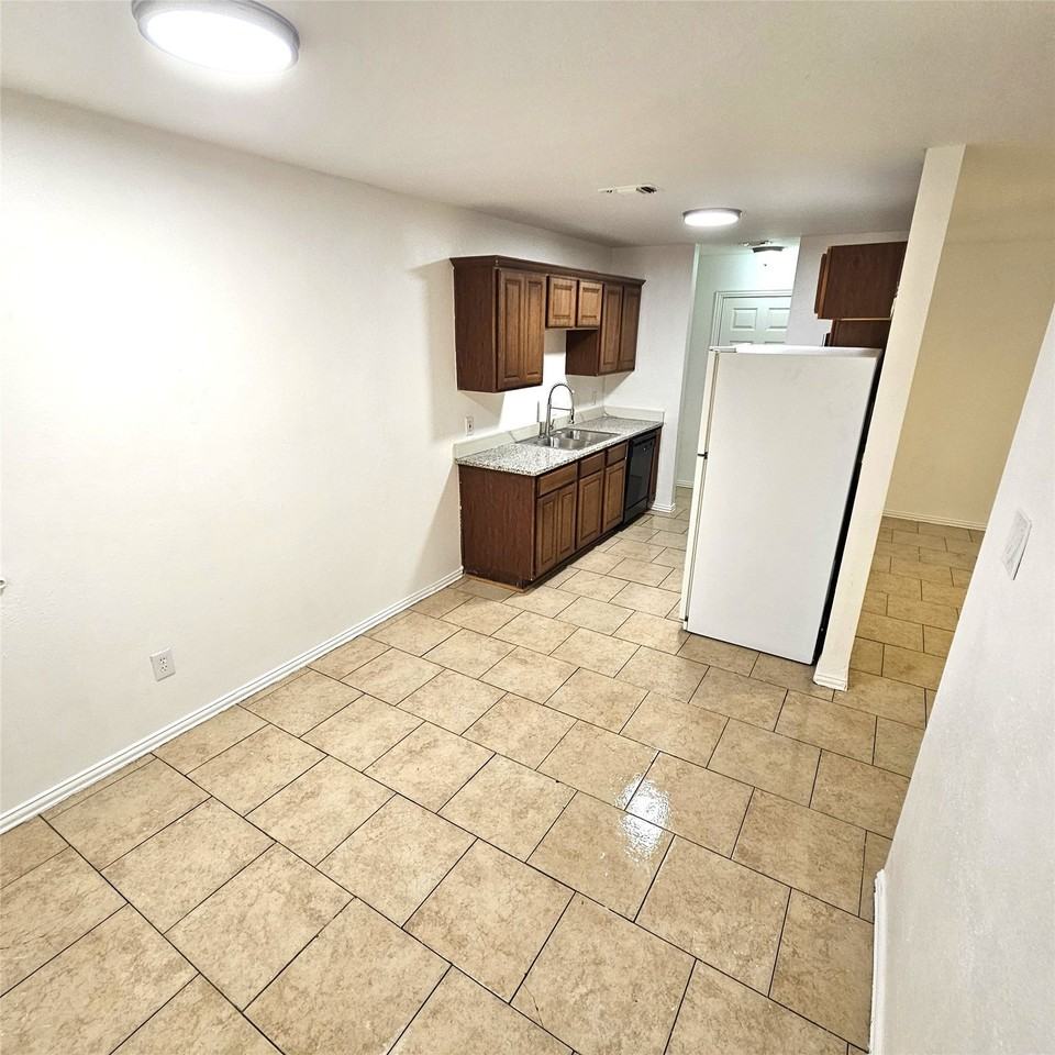 1810 Wiseman Ave - Photo 6 of 20