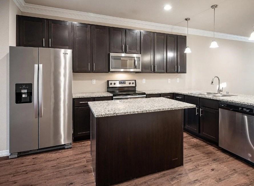 2709 Vine Ct - Photo 7 of 24