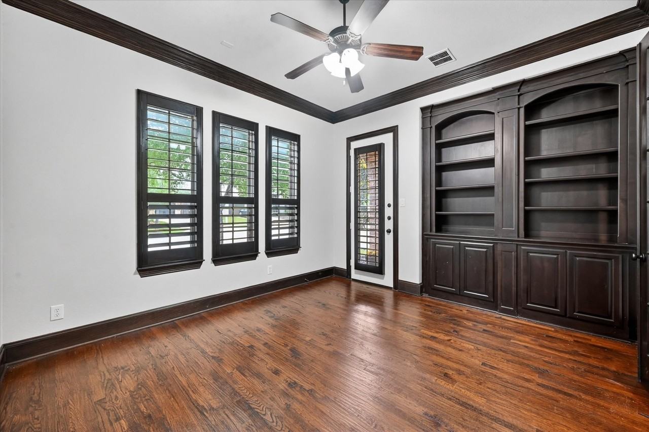 7675 Dotter Dr - Photo 4 of 30