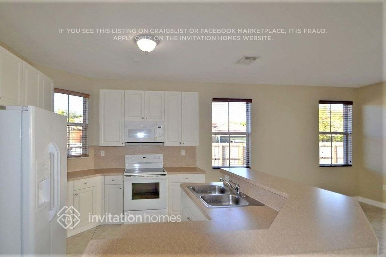 11783 Sw 153rd Pl - Photo 3 of 8