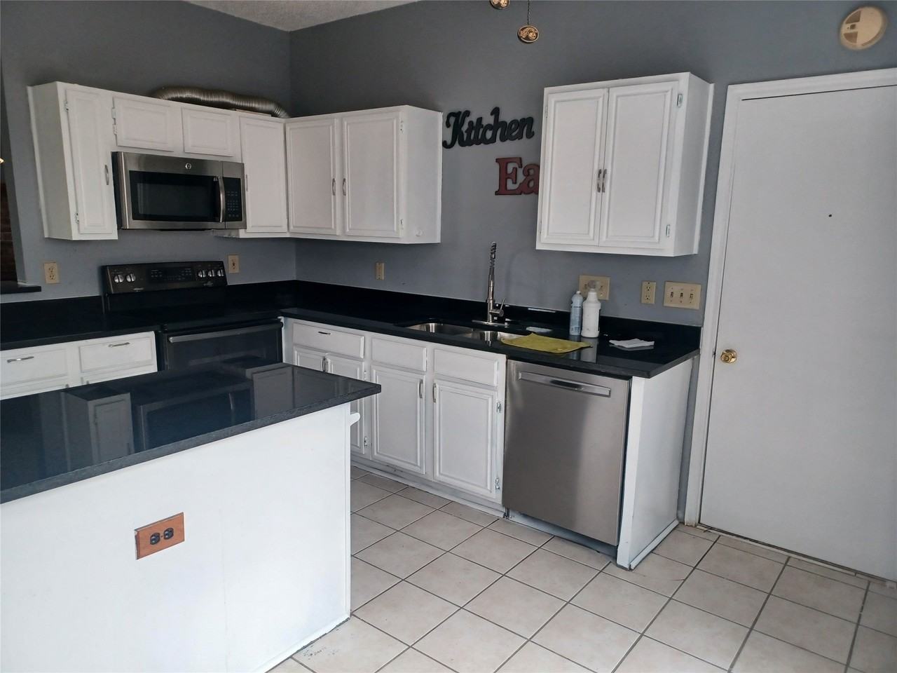 2315 Cuesta Ln - Photo 6 of 25