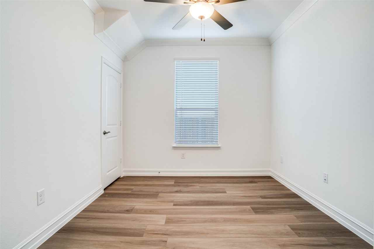 1600 Tyler Dr - Photo 6 of 37