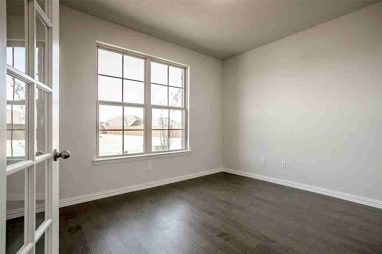 4713 London Ave - Photo 5 of 28