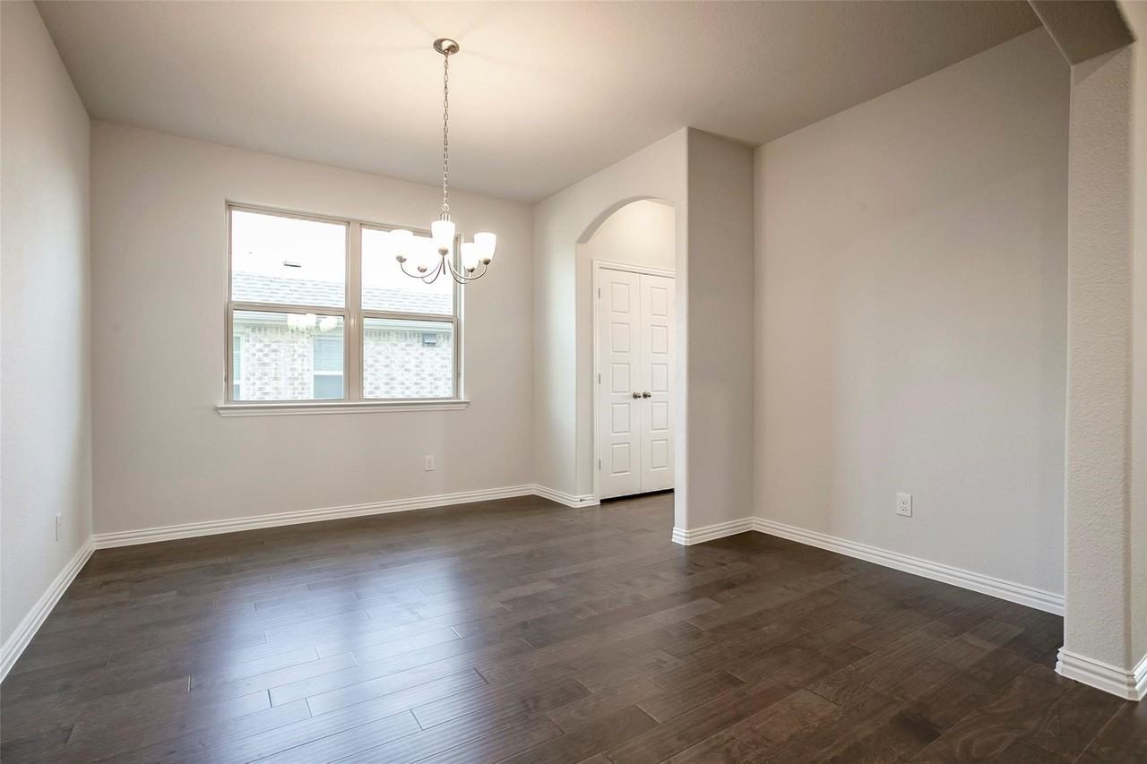 4713 London Ave - Photo 7 of 28