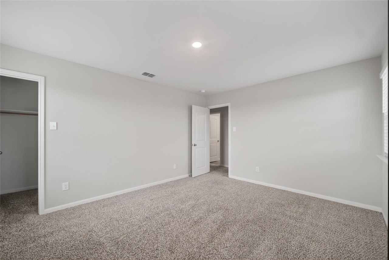 2120 Dakota Dr - Photo 6 of 15