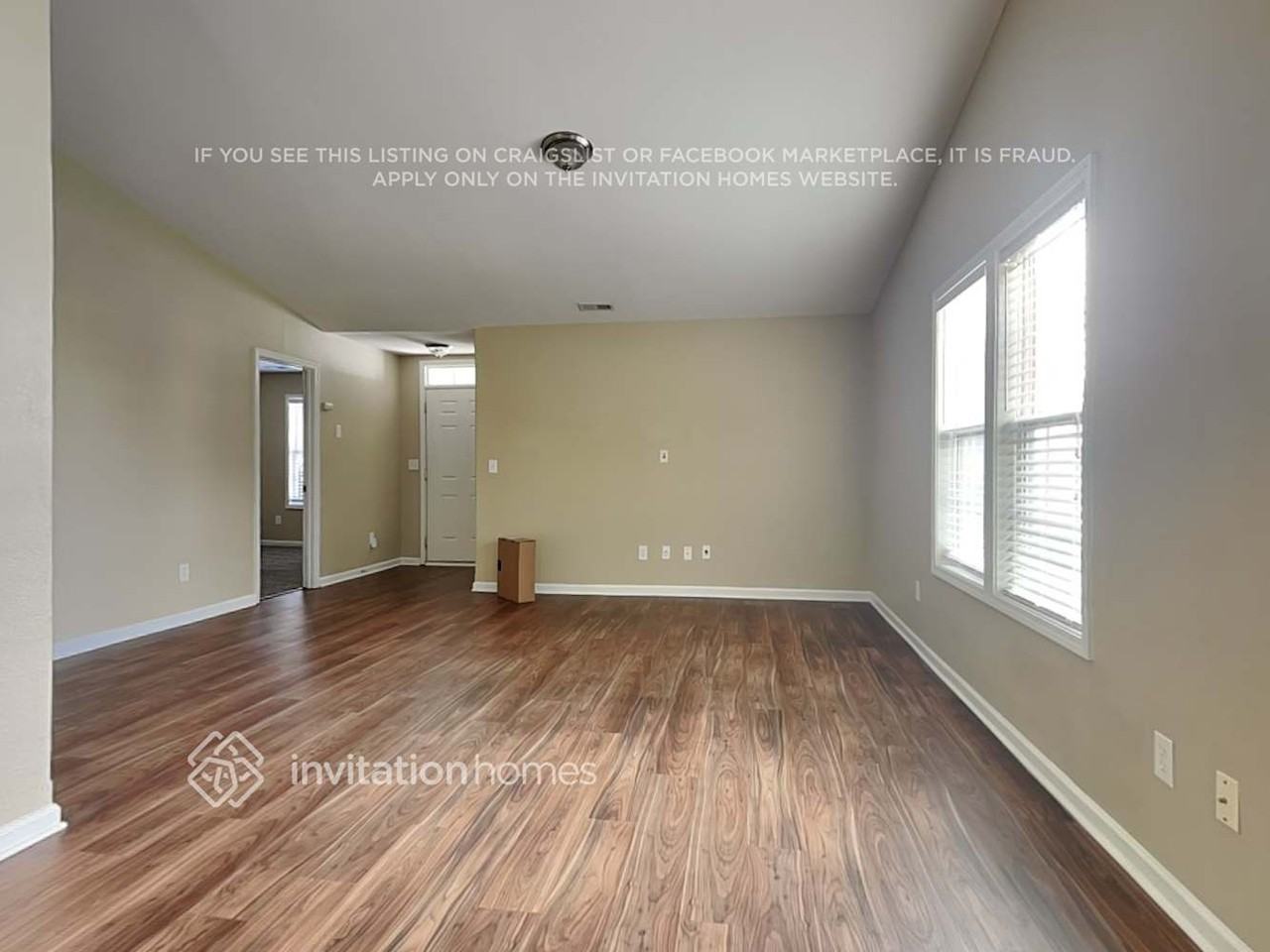 2718 Meadow Knoll Dr - Photo 3 of 10