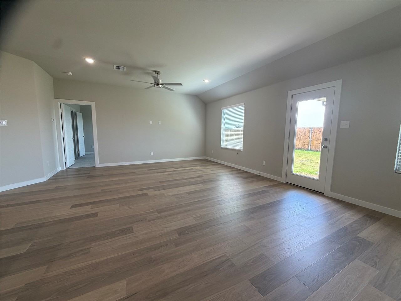 517 River Ridge Dr - Photo 5 of 14