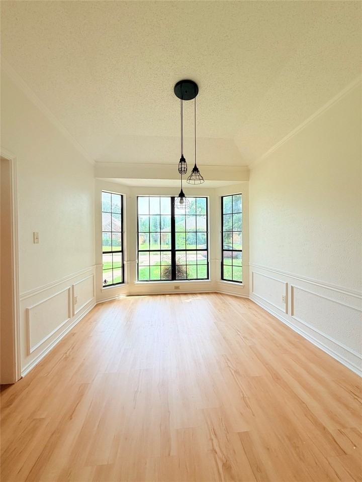 3613 Longbow Ln - Photo 4 of 14