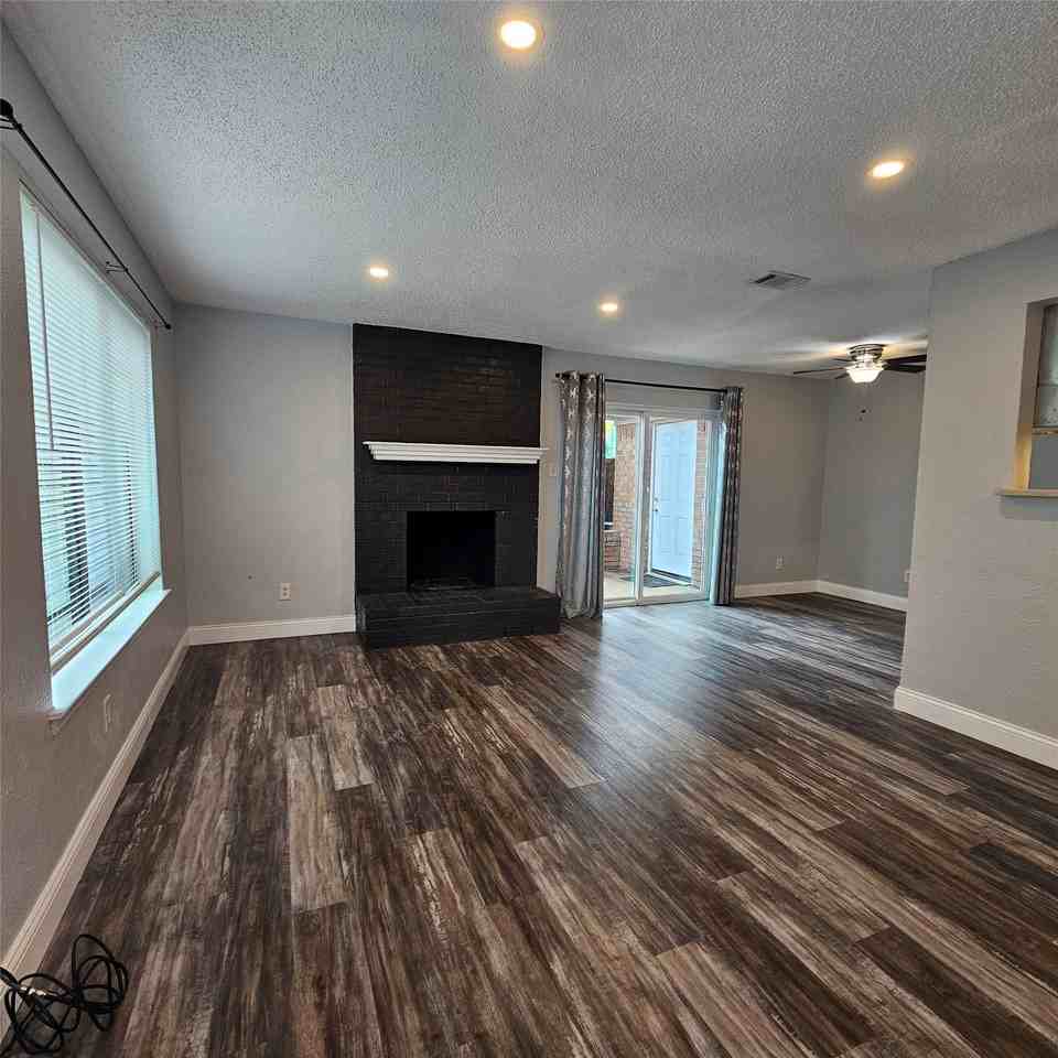 3931 N Garland Ave #4 - Photo 4 of 25