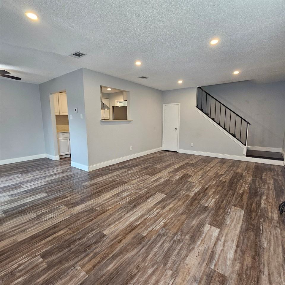 3931 N Garland Ave #4 - Photo 6 of 25