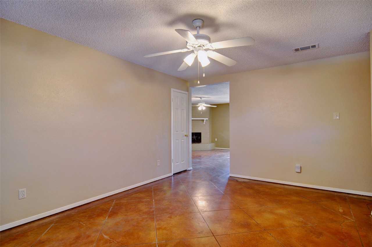 708 Annapolis Dr - Photo 3 of 21