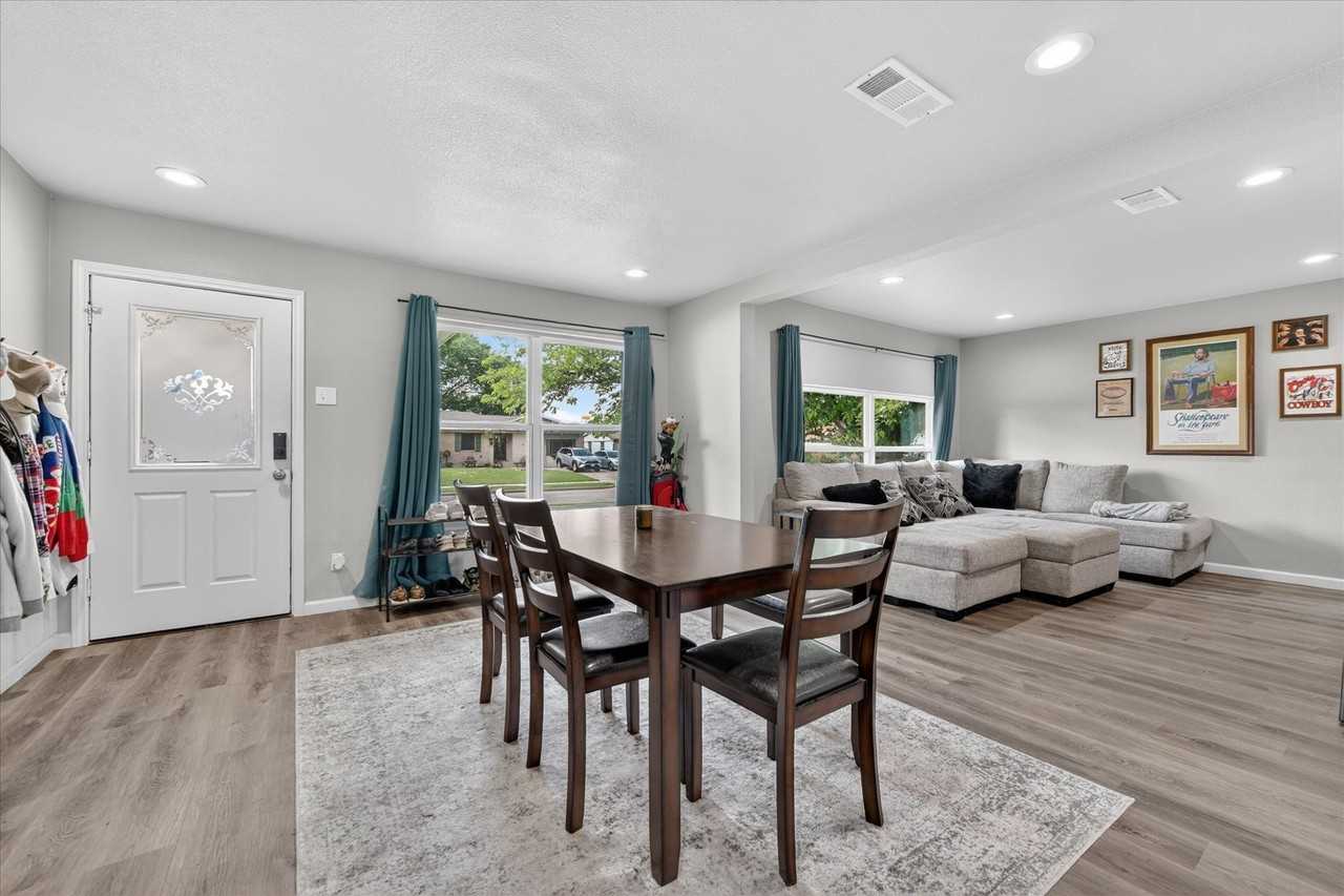 324 N Shore Pl - Photo 6 of 23