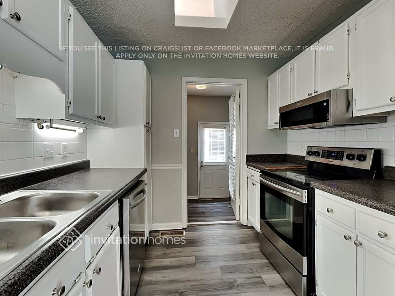 1108 Oakview Rd - Photo 7 of 19
