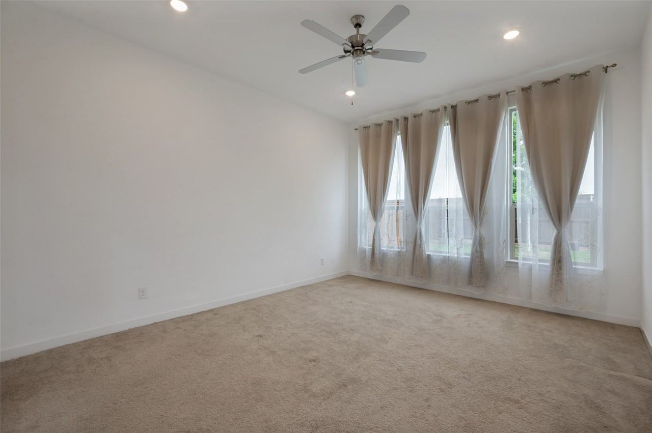 108 Invermore Dr - Photo 7 of 19