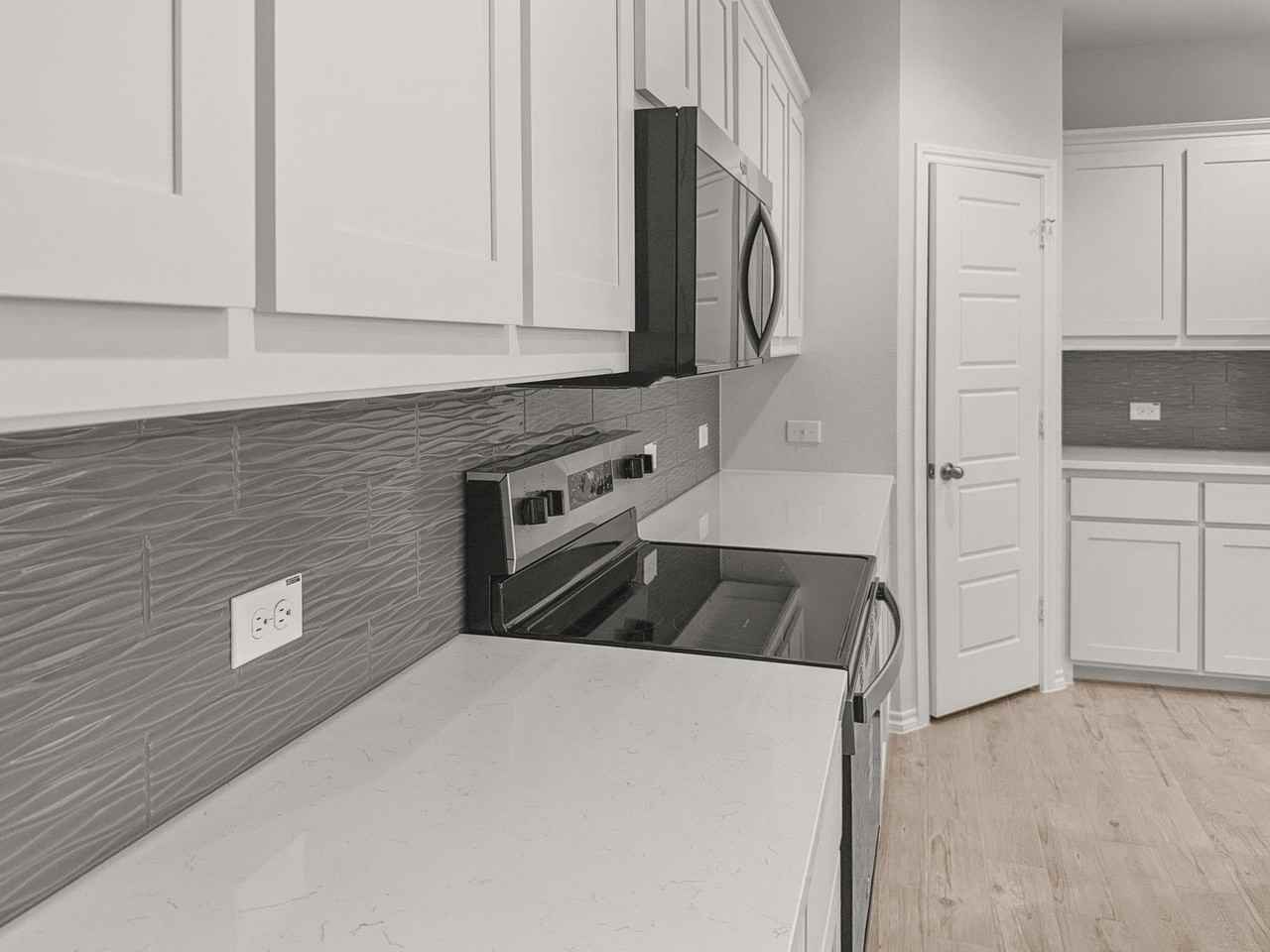 1908 Iris Rd - Photo 7 of 30