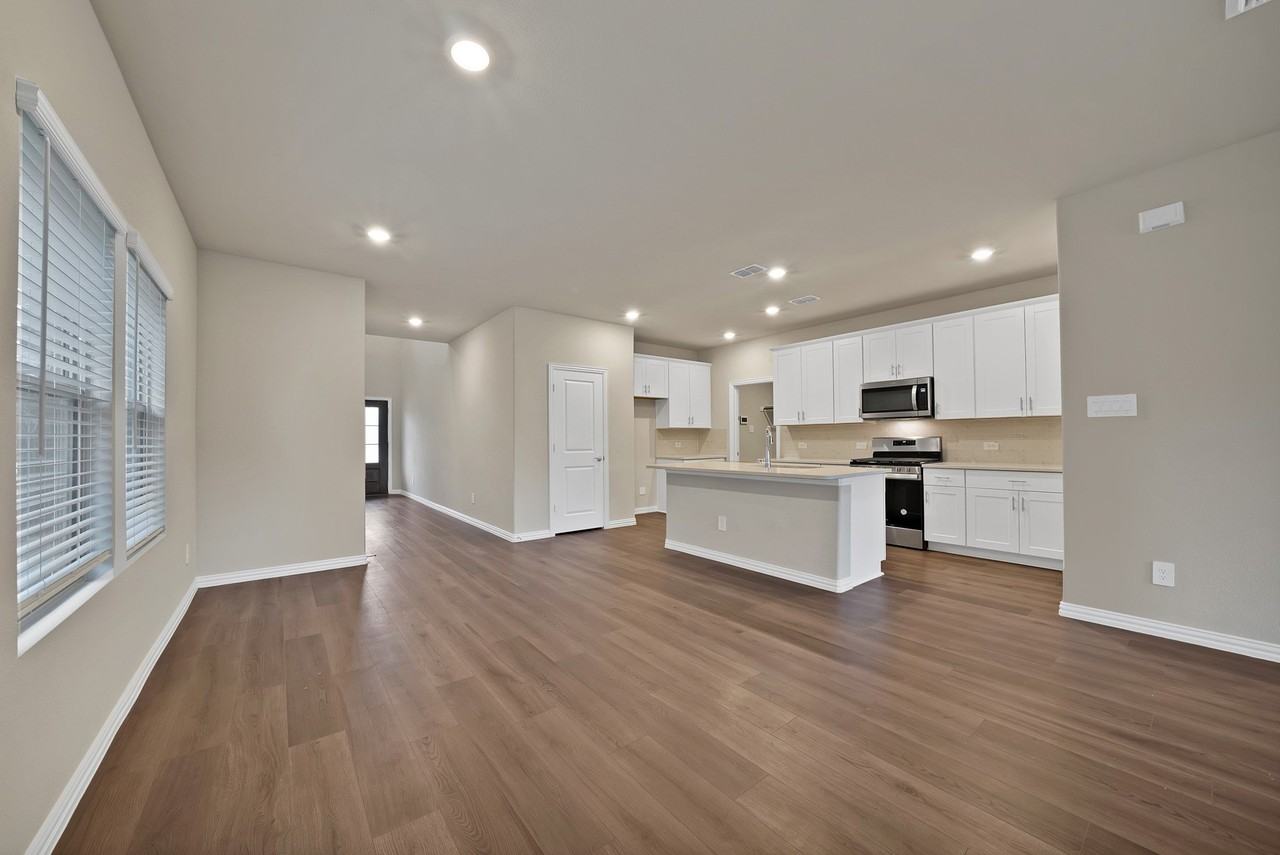 505 Cottagewood Dr - Photo 3 of 39