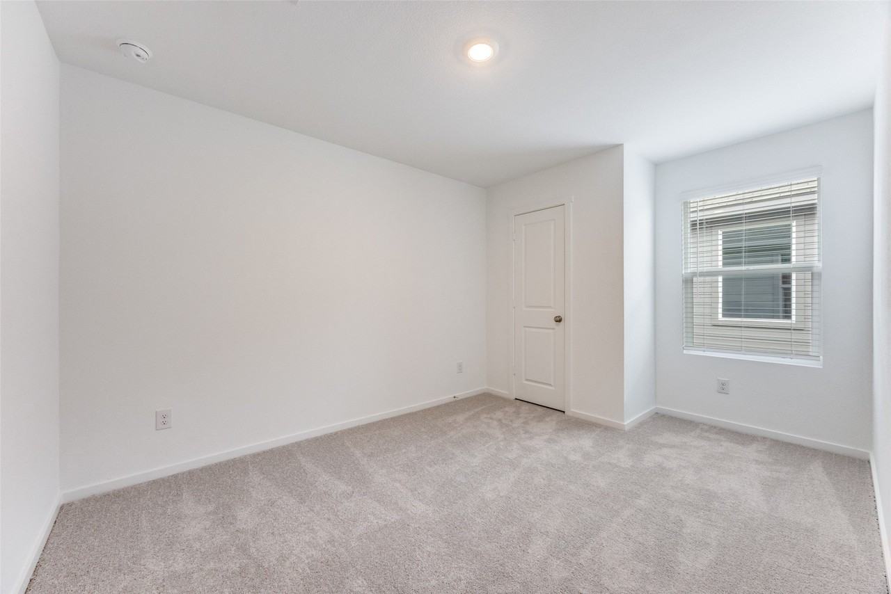 3812 Ontario Way - Photo 2 of 12