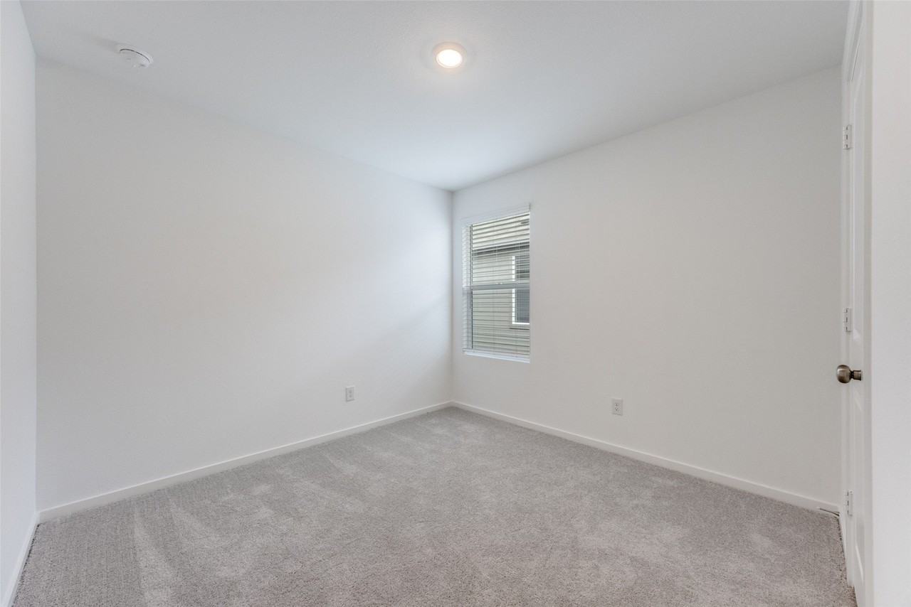 3812 Ontario Way - Photo 3 of 12