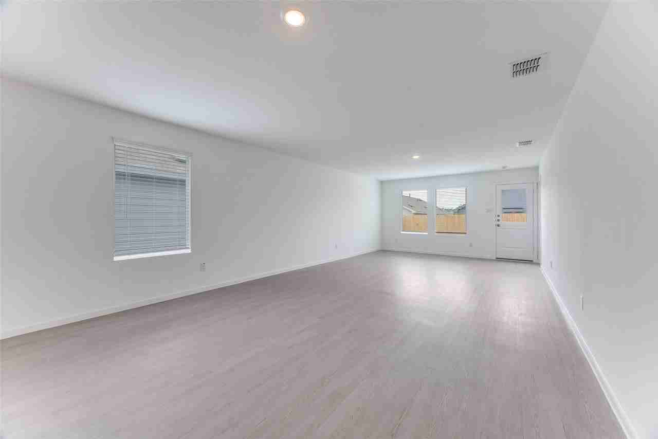 3812 Ontario Way - Photo 5 of 12