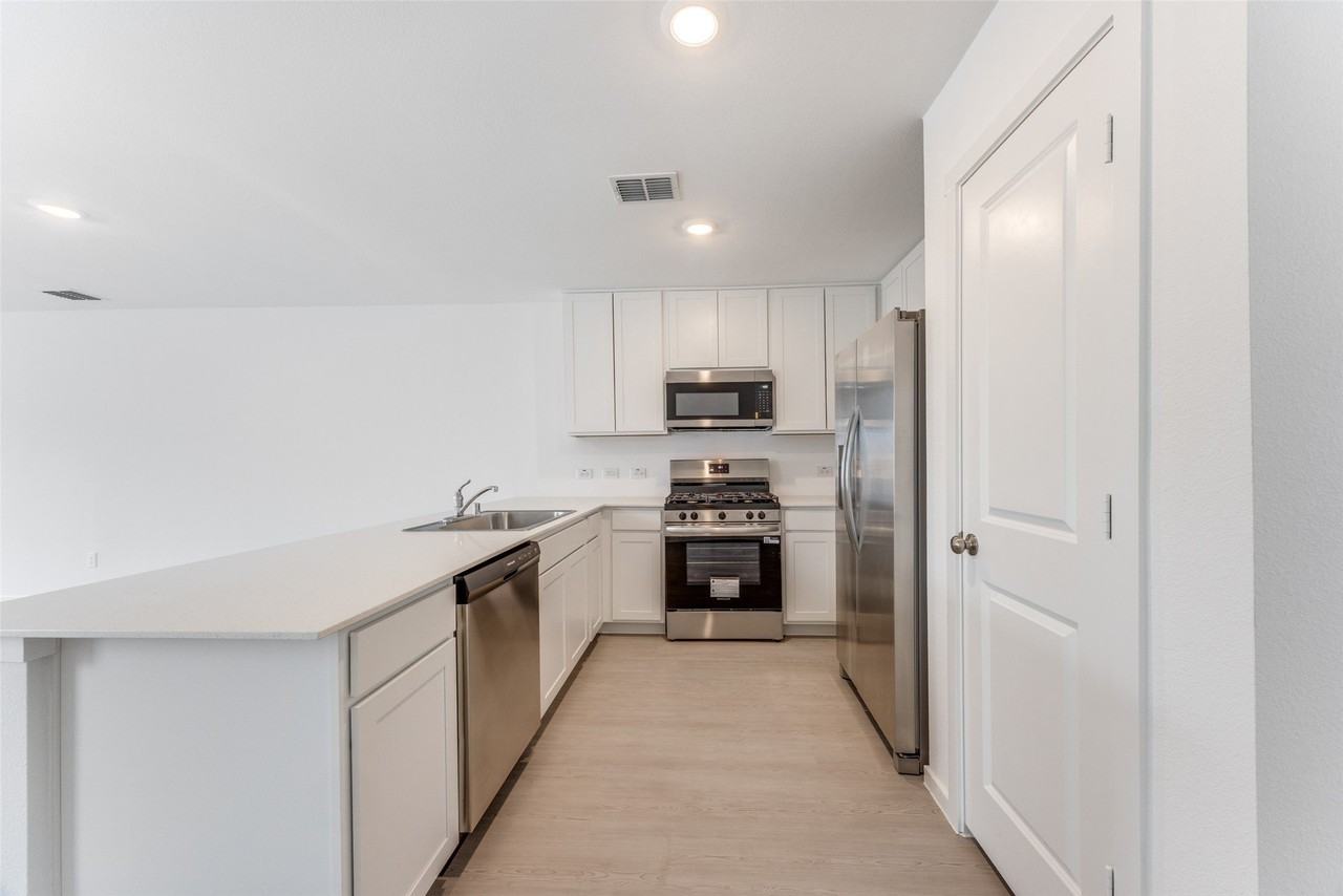 3812 Ontario Way - Photo 7 of 12