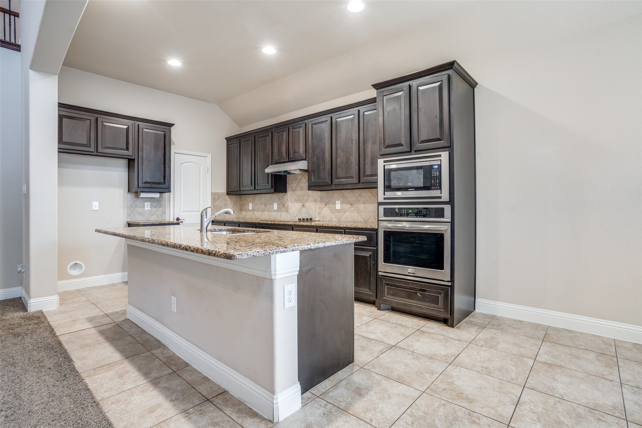 3303 Robin Trl - Photo 7 of 25