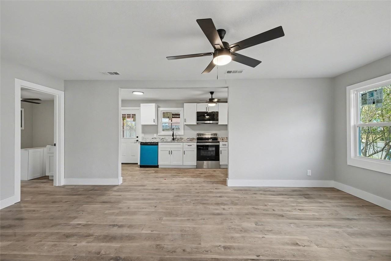 4220 Ramey Ave - Photo 4 of 24