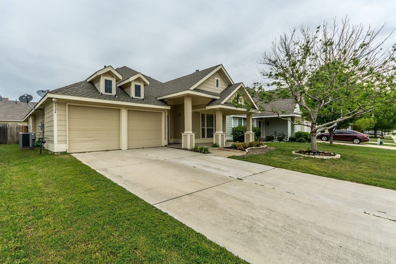 9924 Wild Ginger Dr - Photo 3 of 31