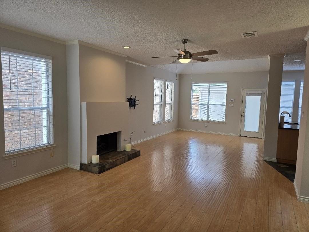 6011 Longley Ct - Photo 4 of 23